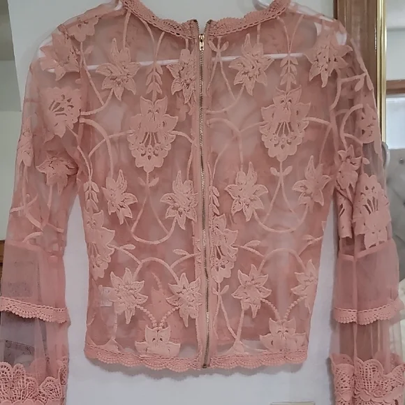 Elegant Floral Lace Blouse in Peach by - Picture 4 of 4